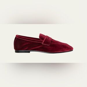 NWOT SOPHIQUE Velvet Penny Loafers Luxurious in Deep Red